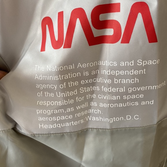 NWOT Men's NASA Light Gray Interstellar Bomber Jacket - Picture 4 of 5